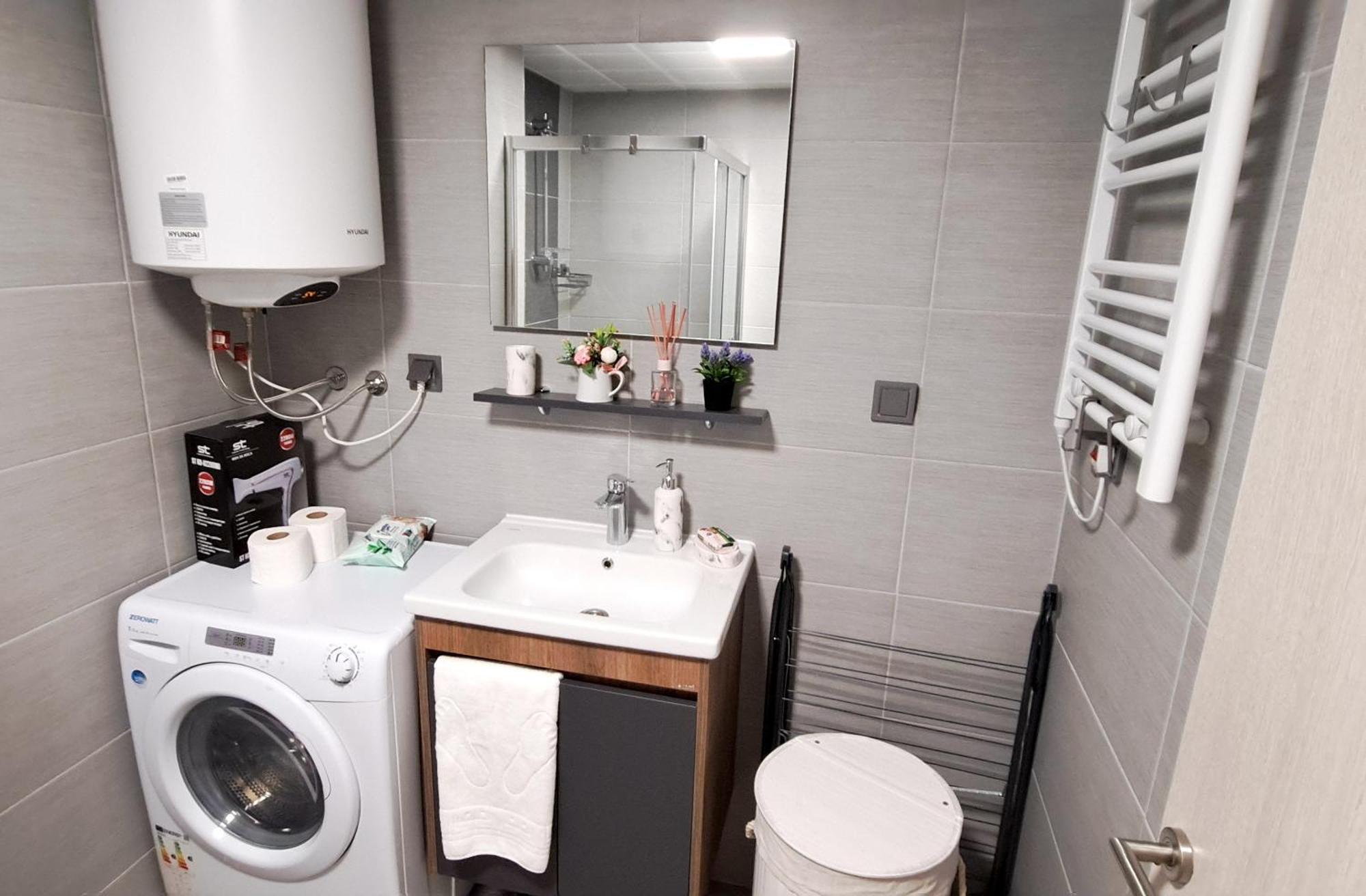 Luxury Condo On 18Th Floor With Pool, Fitness, Parking Included. Skopje Extérieur photo