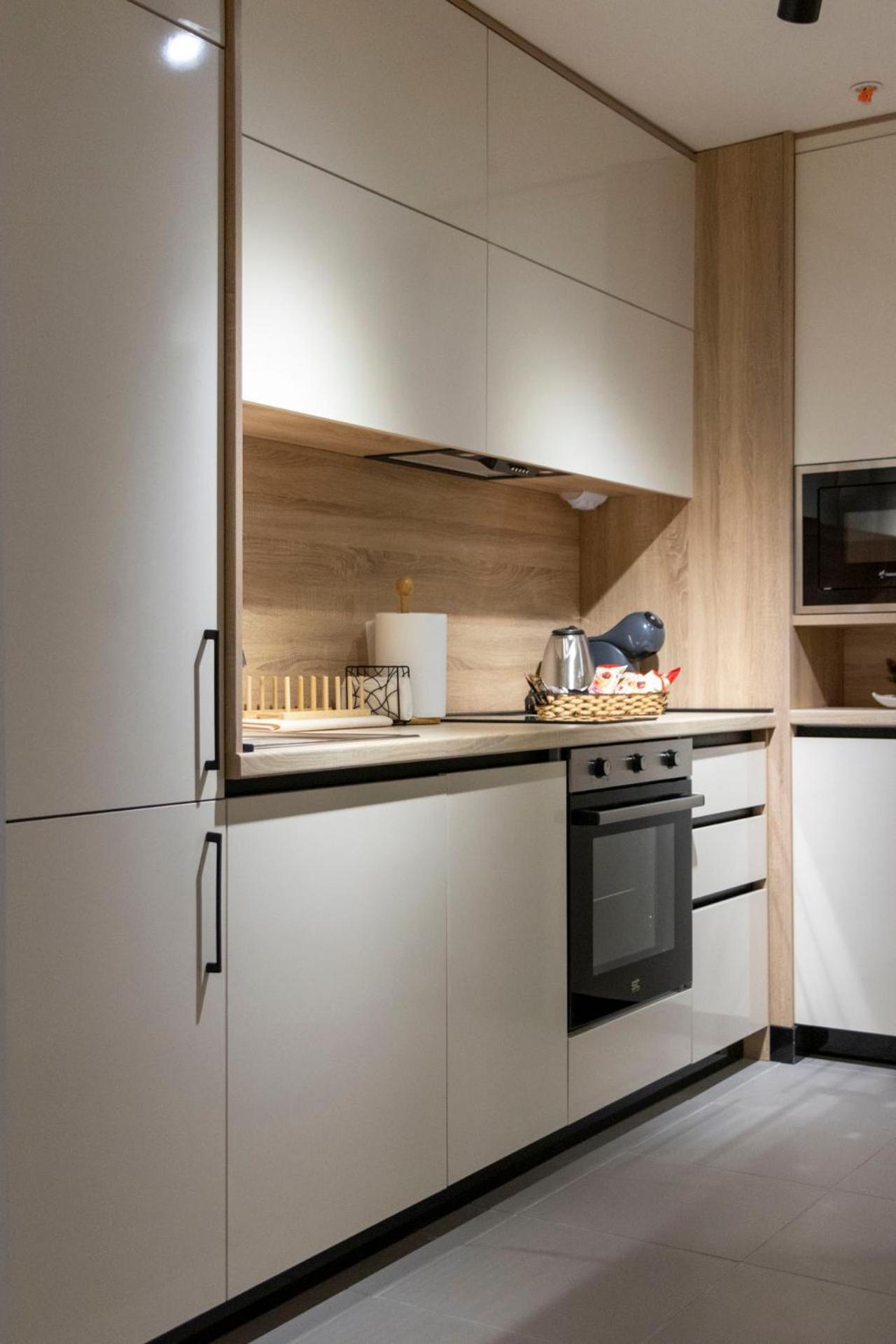 Luxury Condo On 18Th Floor With Pool, Fitness, Parking Included. Skopje Extérieur photo
