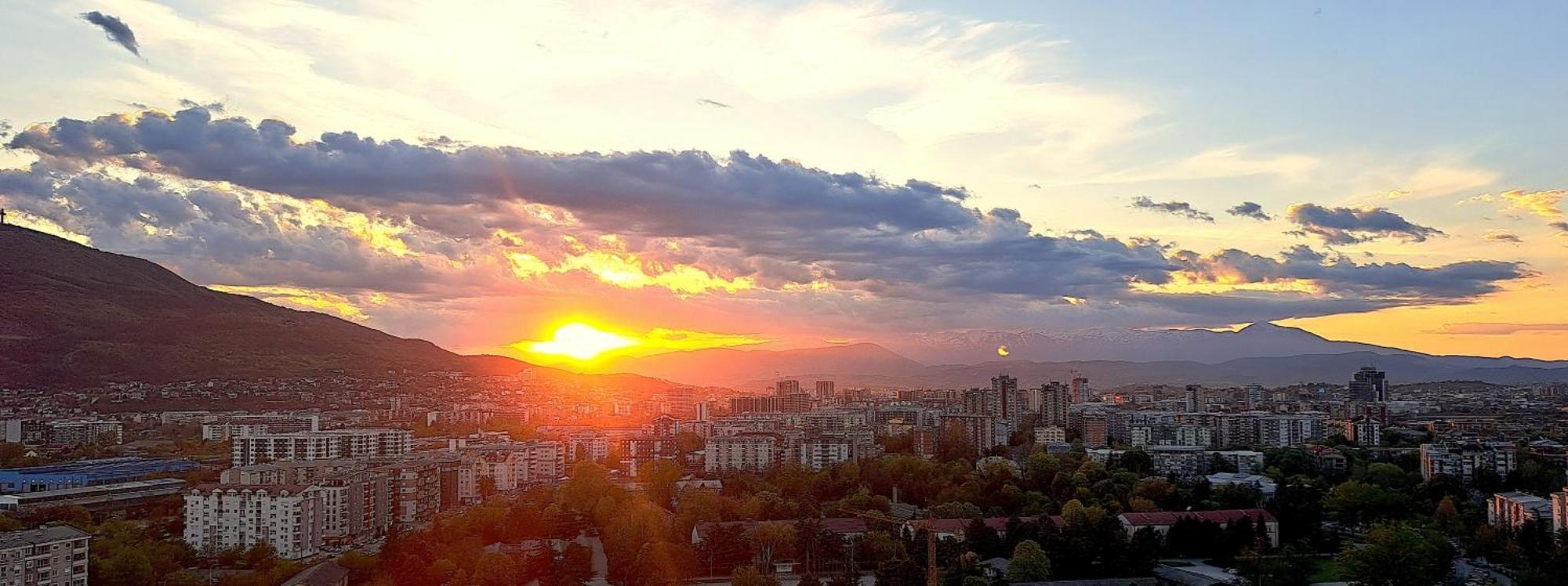 Luxury Condo On 18Th Floor With Pool, Fitness, Parking Included. Skopje Extérieur photo